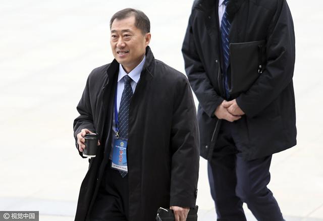 陈泽楷毫不犹豫的说道：贺小姐太客气了，这都是我应该做的。